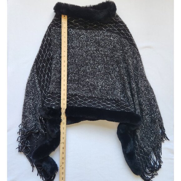 Poncho Shawl Black White Faux Fur Fringe Soft Cozy Layer Boho Festival Cute - Picture 7 of 10